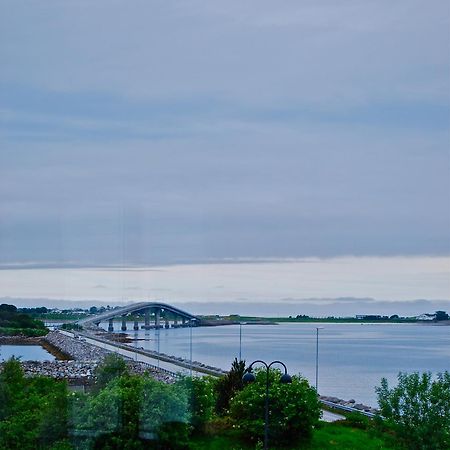 Aalesund Airport Hotel Ytterland Экстерьер фото