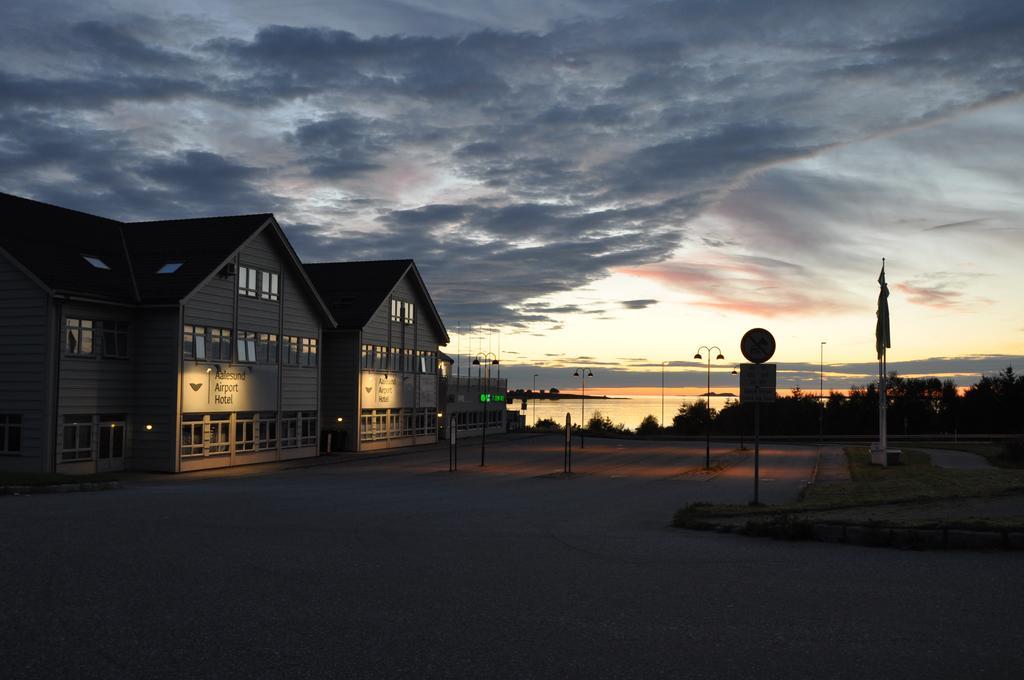 Aalesund Airport Hotel Ytterland Экстерьер фото